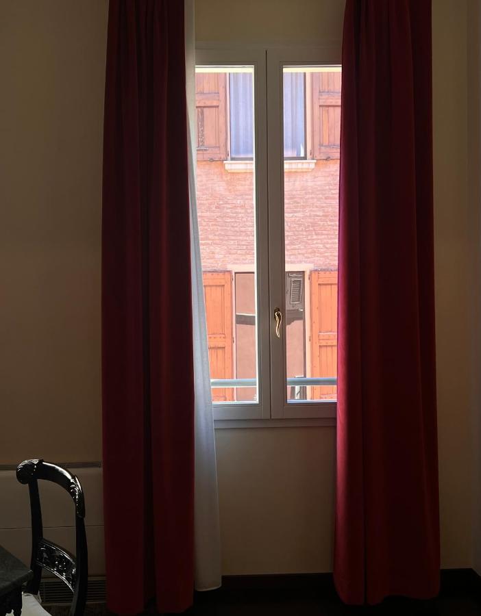 Piazza Maggiore Luxury Apartment โบโลญญา ภายนอก รูปภาพ
