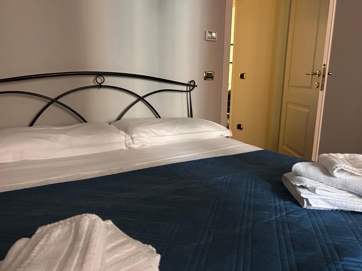 Piazza Maggiore Luxury Apartment โบโลญญา ภายนอก รูปภาพ